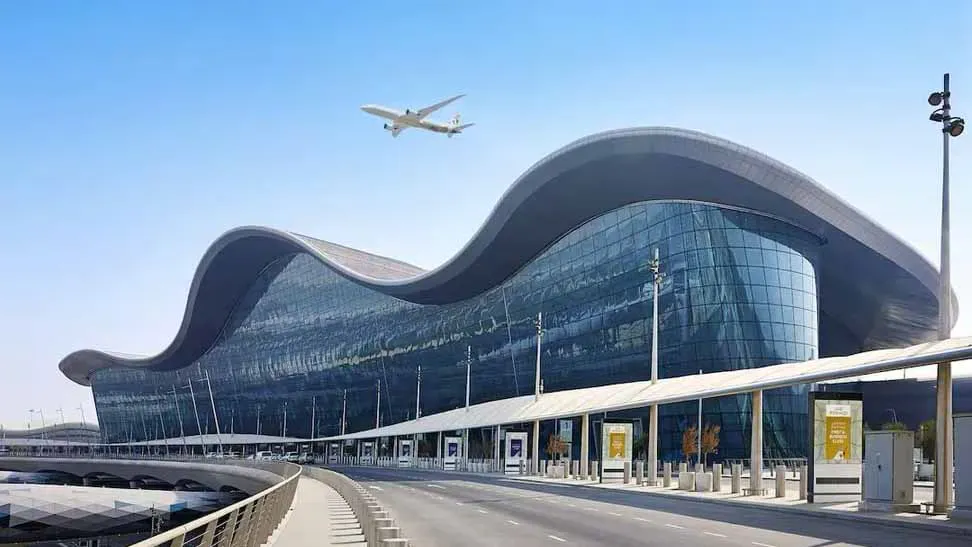 حركة الملاحة الجوية تعود إلى مستوياتها الطبيعية في أجواء الإمارات بعد إجراءات استثنائية