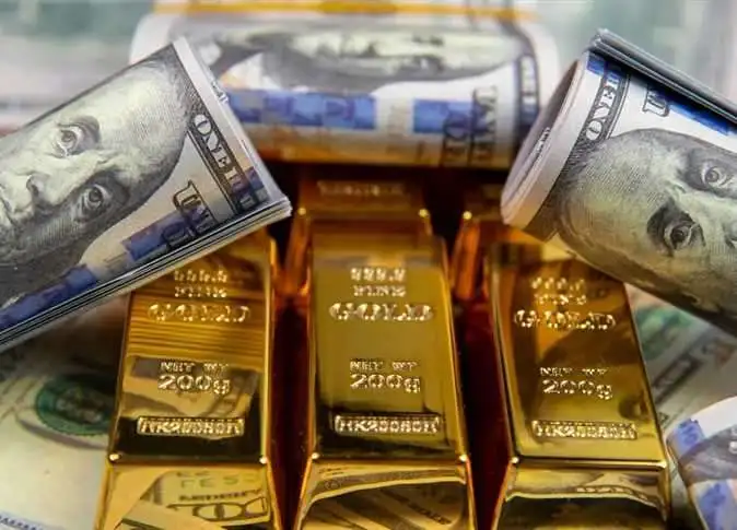 «تراجع الملاذات الآمنة وسط تصاعد التوترات في إيران: الدولار يتألق بينما الذهب ينخفض»