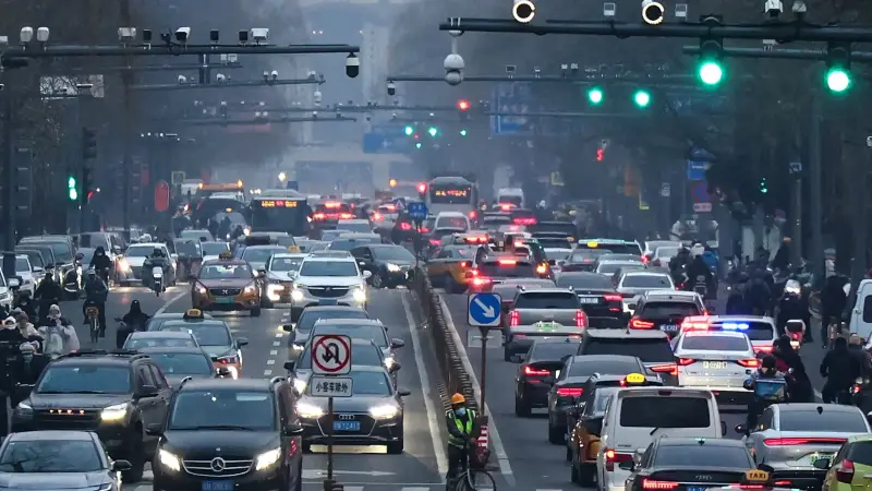 كيف تؤثر النزاعات في الشرق الأوسط على أسعار السيارات وتغيرات السوق الحالية