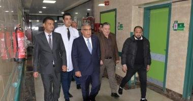 محافظ الدقهلية يزور مستشفى المنصورة التخصصي لتهنئة الطاقم الطبي ومرضى المستشفى بعيد الفطر المبارك