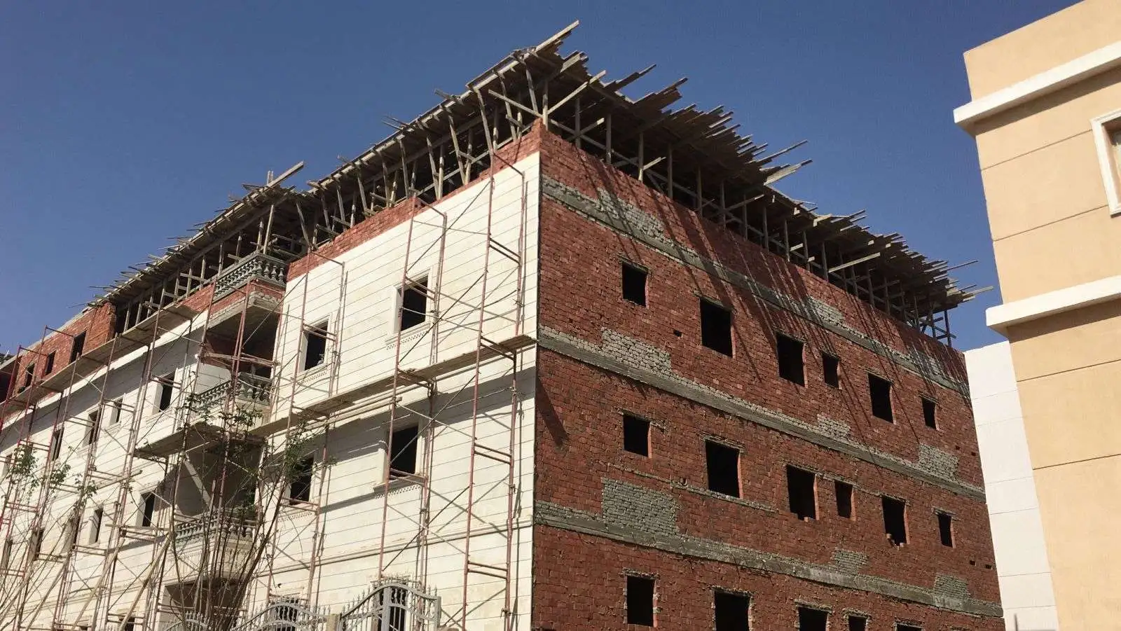 «استعدادات جديدة تُحدث تحولًا في قانون التصالح بمخالفات البناء» أبرز البنود المنتظر تعديلها في قانون التصالح في مخالفات البناء