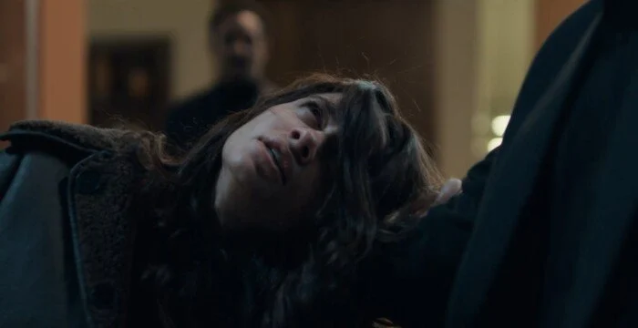 مسلسل فرصة أخيرة الحلقة 13 محاولة اغتيال طارق لطفي وفاة شخصية علية خاطفة فيروز تجدد الأحداث الجريئة والصدامات الدرامية