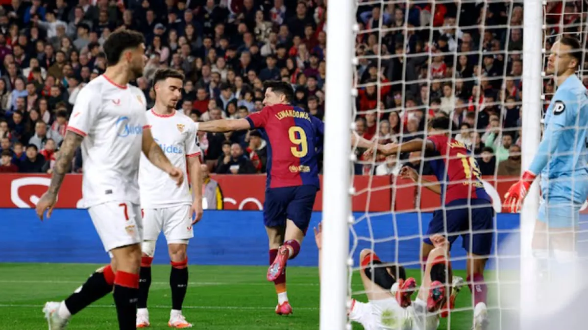 موعد مباراة برشلونة وإشبيلية في الدوري الإسباني 2025-2026 والتشكيل المتوقع والقنوات الناقلة