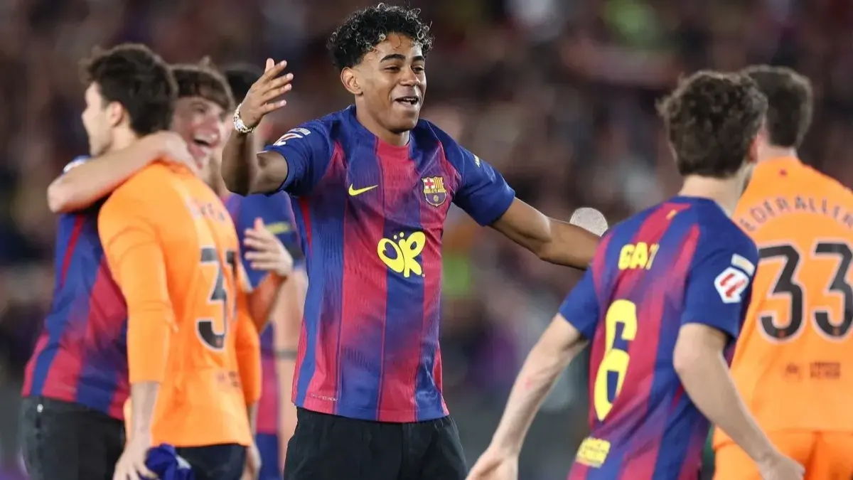 تشكيلة برشلونة اليوم أمام ديبورتيفو ألافيس.. يامال يواصل الغياب