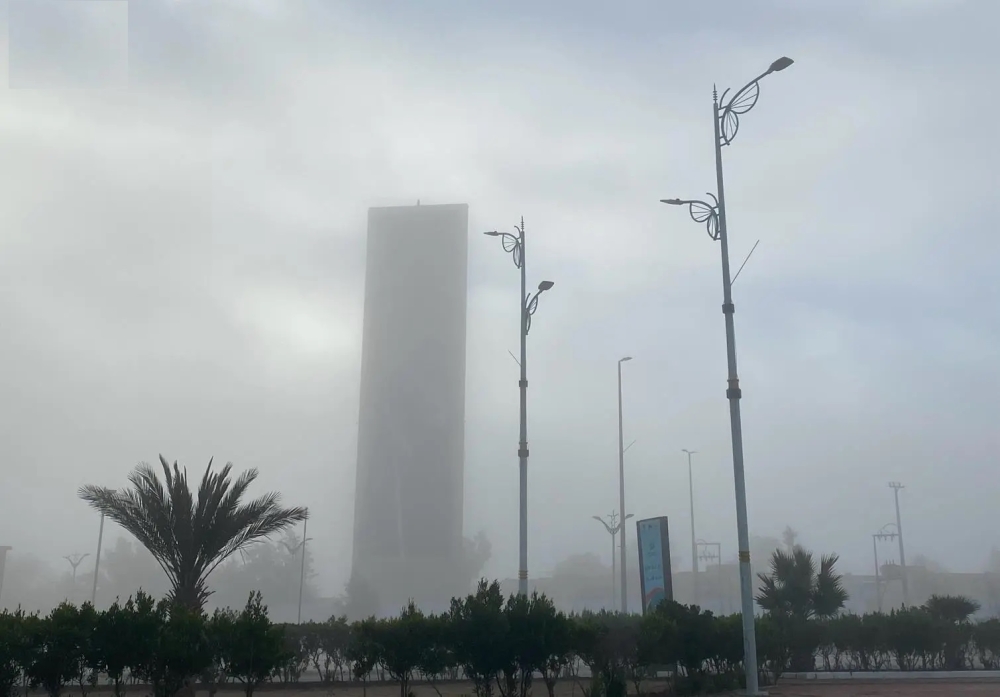 تقلبات جوية تشهدها السعودية الجمعة بين ارتفاع الحرارة وهطول الأمطار والرياح المثيرة للأتربة
حالة طقس الجمعة في السعودية تجمع بين ارتفاع درجات الحرارة والأمطار والرياح المثيرة للأتربة
السعودية تتأهب لطقس الجمعة وسط توقعات بارتفاع الحرارة وهطول أمطار ونشاط للرياح