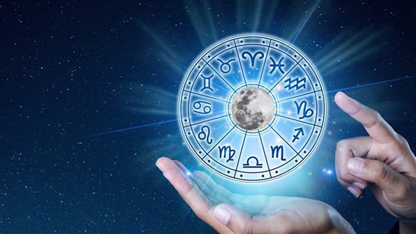 4 أبراج تترقب تغييرات مفاجئة في العلاقات والطموحات مع اكتمال القمر في الدلو
