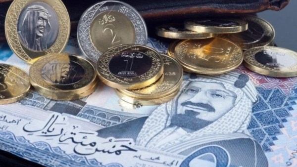 سعر الريال السعودي يواصل التراجع في البنوك قبل نهاية تعاملات اليوم