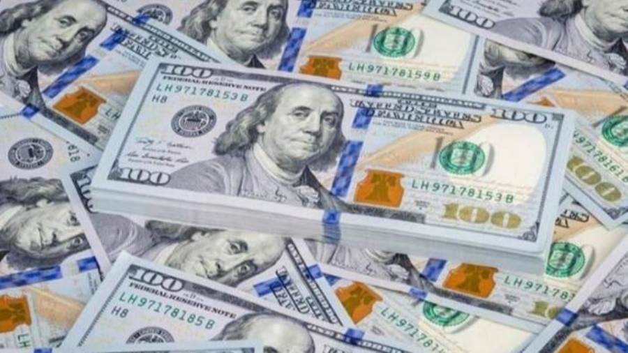 تراجع سعر الدولار أمام الجنيه في البنك الأهلي المصري ليسجل 50.76 جنيه للبيع
الدولار يهبط في البنك الأهلي المصري إلى 50.76 جنيه للبيع خلال تعاملات اليوم
هبوط جديد لسعر الدولار أمام الجنيه بالبنك الأهلي المصري اليوم